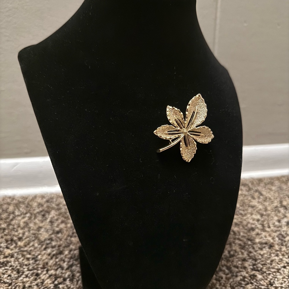 Gold tone Leaf Brooch